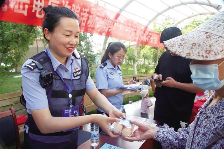 “獨門秘籍”打造“無詐社區”——蘭州七里河公安分局小西湖派出所社區民警王瓊守護轄區居民錢袋子